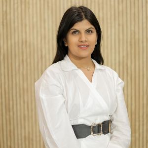 Nikita Kaushik
(Associate Director)